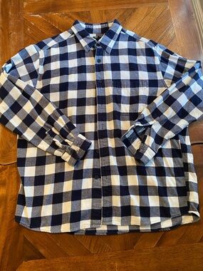 Uniqlo Flannel Size XL 100% Cotton Navy White Cottagecore Work Camping Outdoors